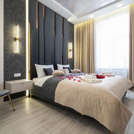 Rynok Square City Center Two Bedroom Apartment! Leópolis Exterior foto