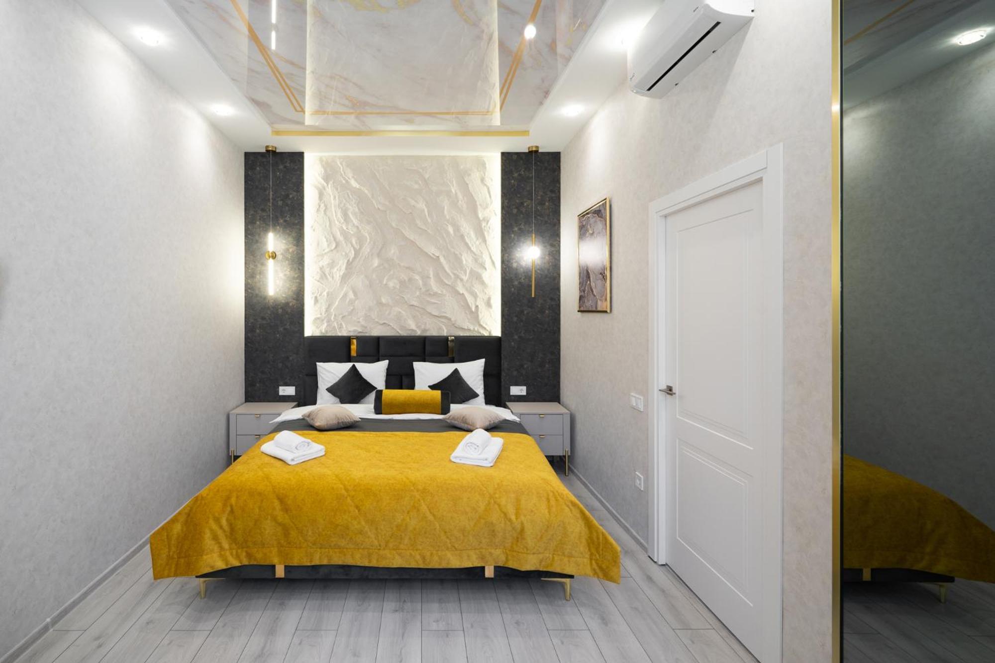 Rynok Square City Center Two Bedroom Apartment! Leópolis Exterior foto