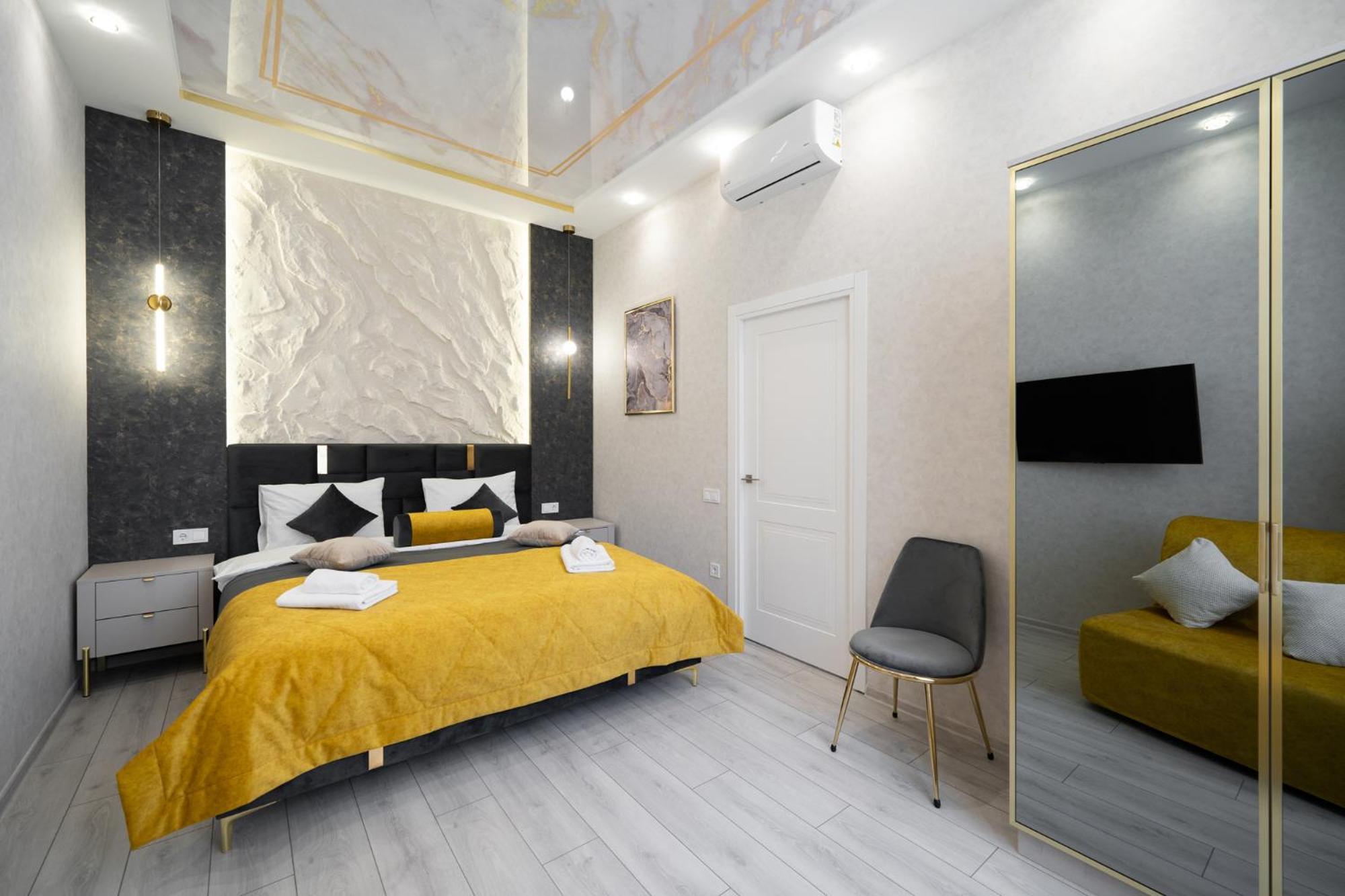 Rynok Square City Center Two Bedroom Apartment! Leópolis Exterior foto
